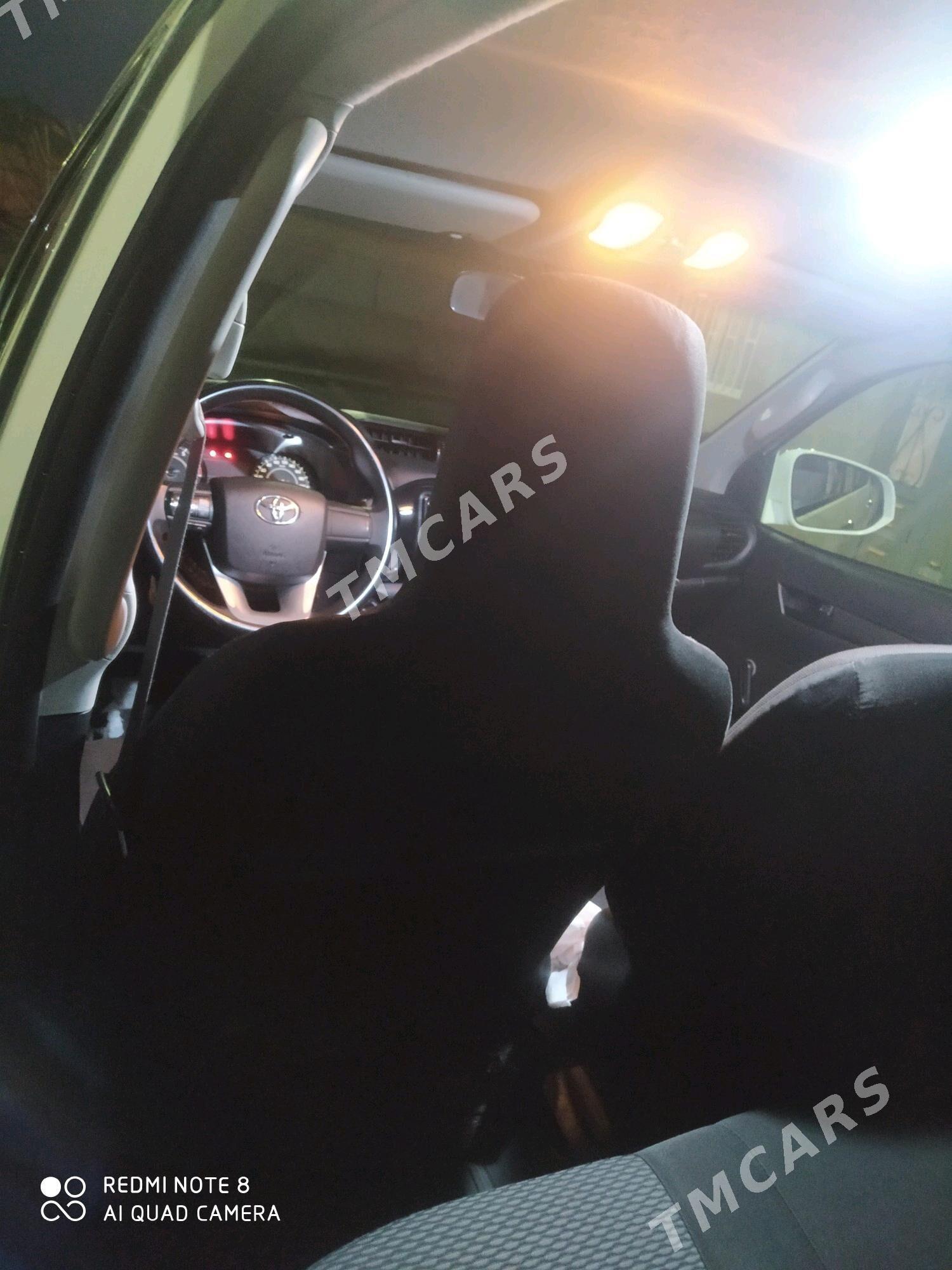 Toyota Hilux 2018 - 440 000 TMT - Büzmeýin - img 3