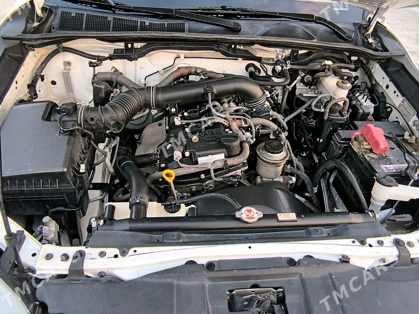 Toyota Hilux 2018 - 440 000 TMT - Büzmeýin - img 5