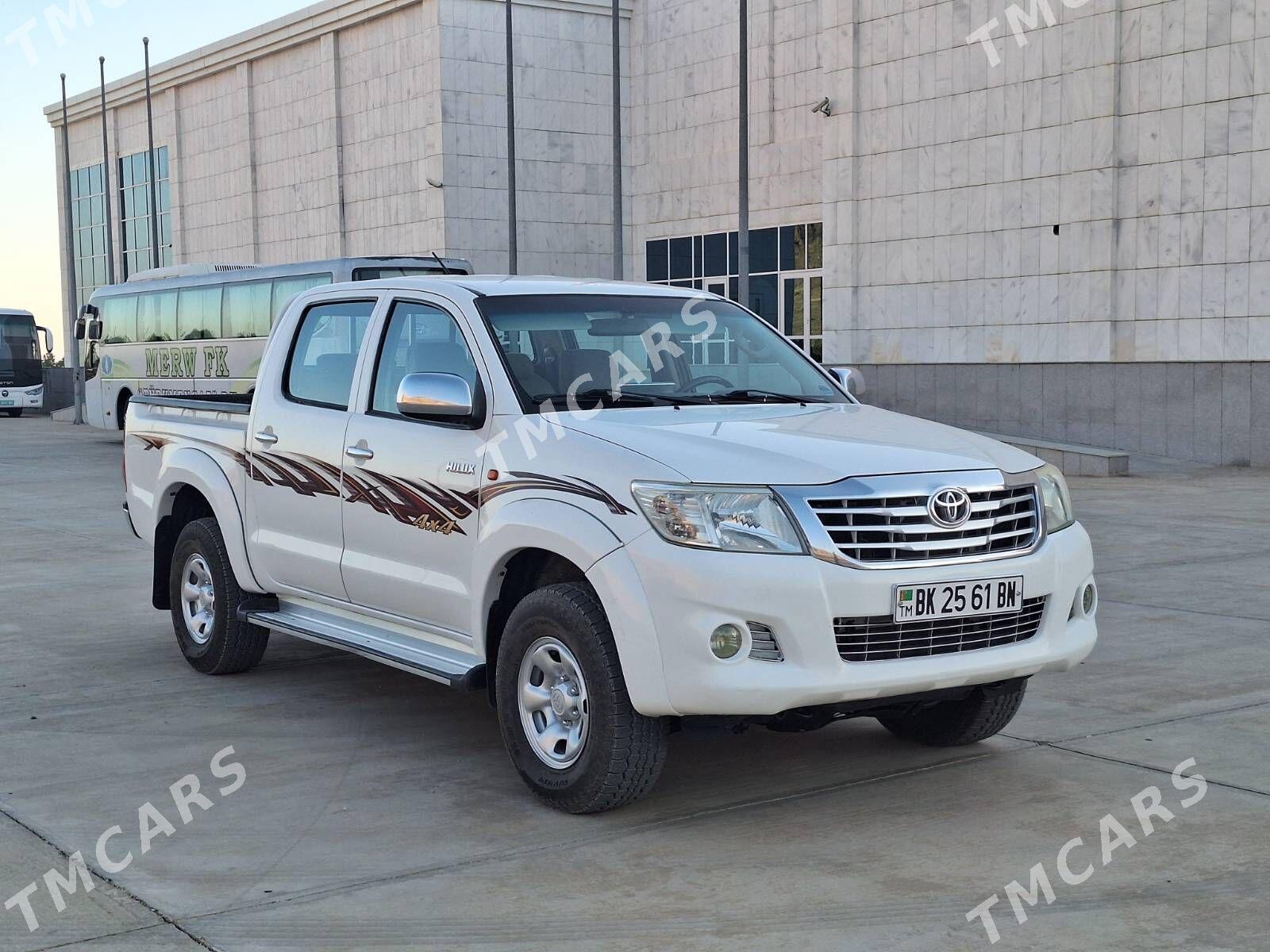 Toyota Hilux 2014 - 282 000 TMT - Balkanabat - img 3