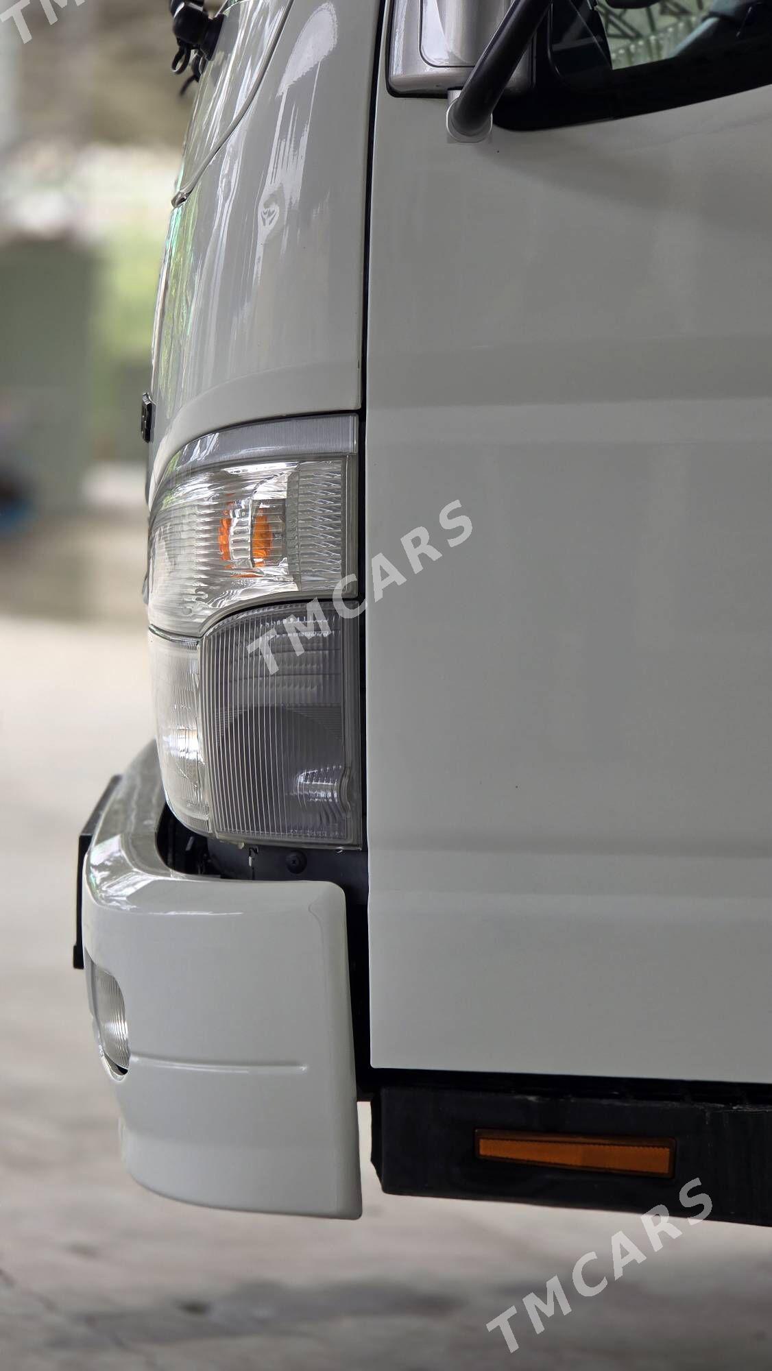 Mitsubishi Fuso 2013 - 530 000 TMT - Bäherden - img 3