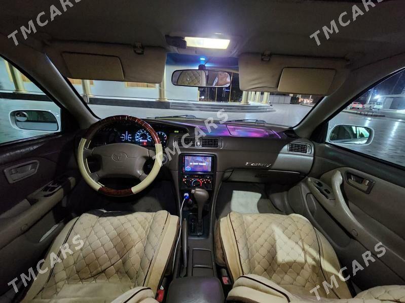 Toyota Camry 1998 - 120 000 TMT - Мары - img 5
