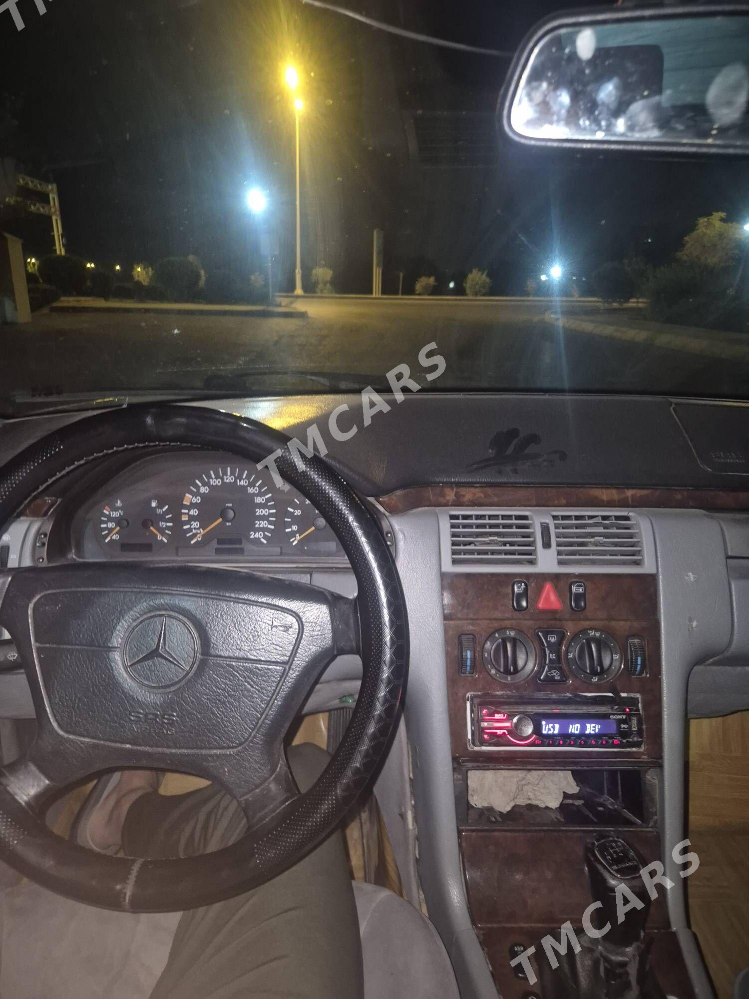 Mercedes-Benz 230E 1997 - 60 000 TMT - Aşgabat - img 2
