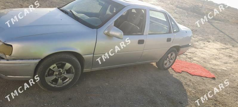 Opel Vectra 1989 - 20 000 TMT - Бахарден - img 3