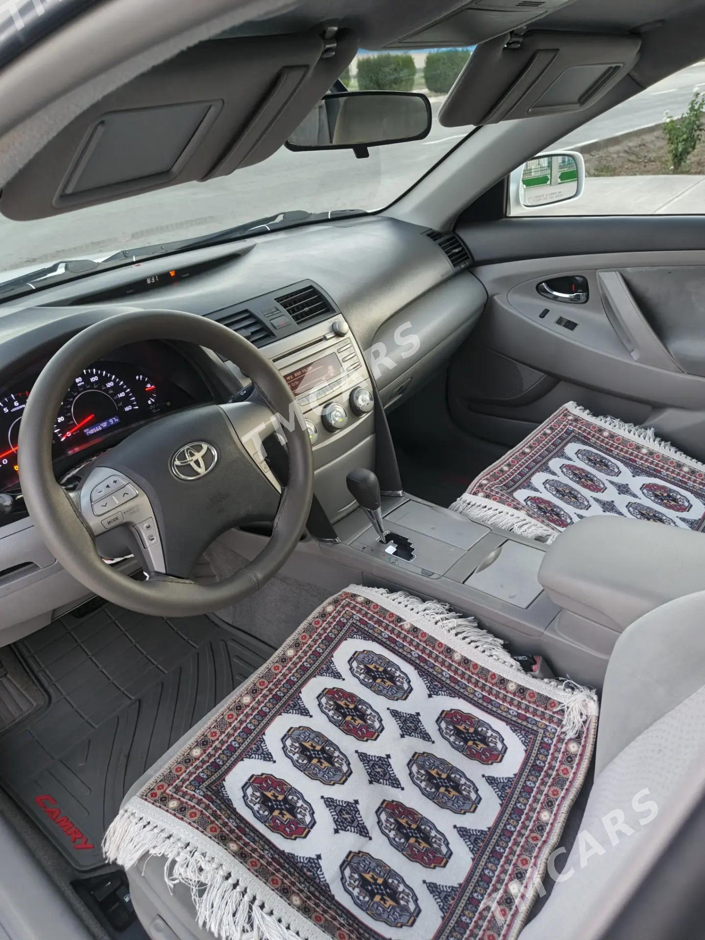 Toyota Camry 2010 - 178 000 TMT - Дашогуз - img 3