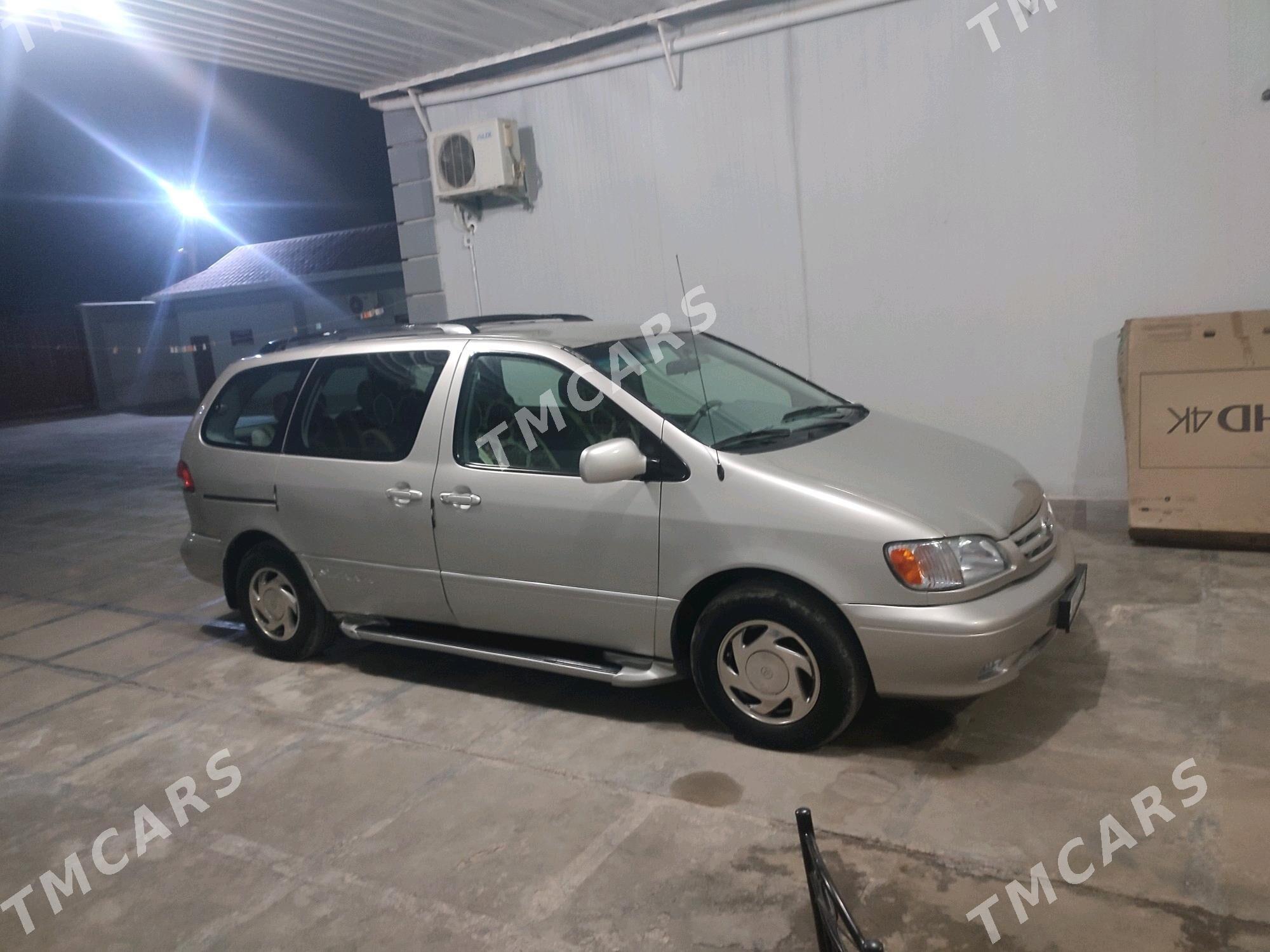 Toyota Sienna 2002 - 170 000 TMT - Сакарчага - img 3