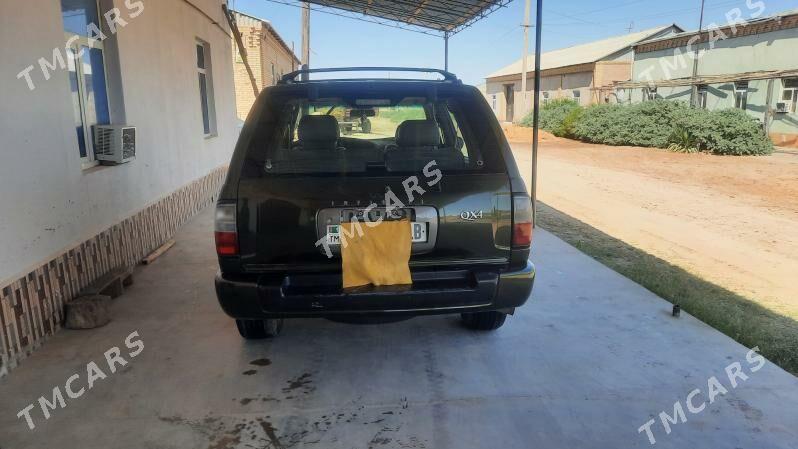 Infiniti QX4 1998 - 90 000 TMT - Dänew - img 2