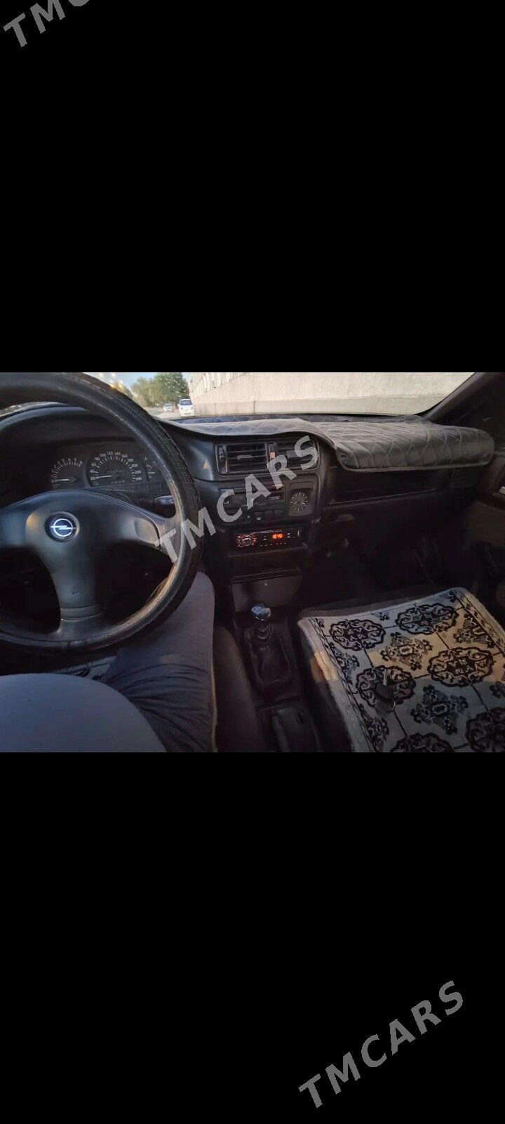 Opel Vectra 1995 - 22 000 TMT - Дашогуз - img 2