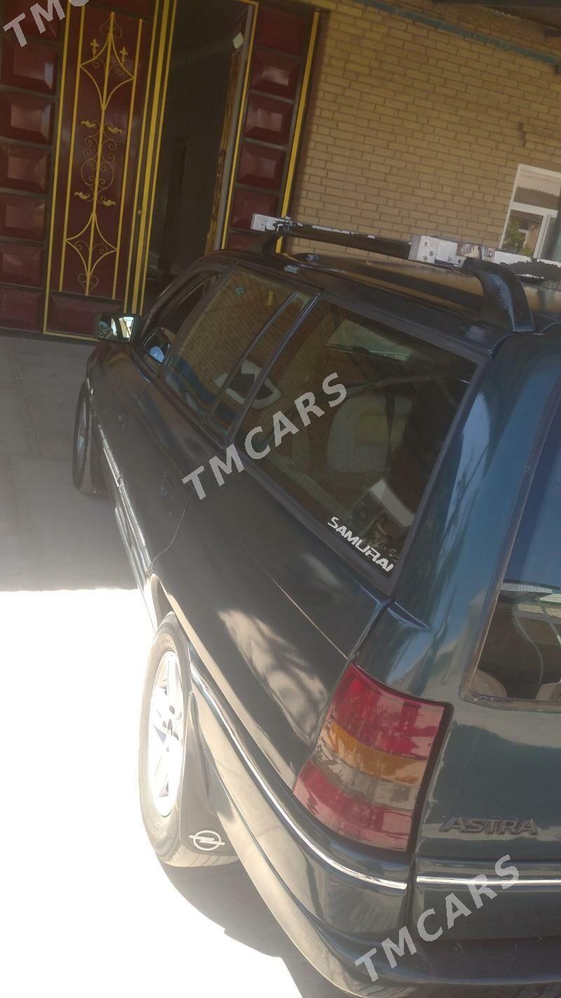 Opel Astra 1994 - 40 000 TMT - Farap - img 4