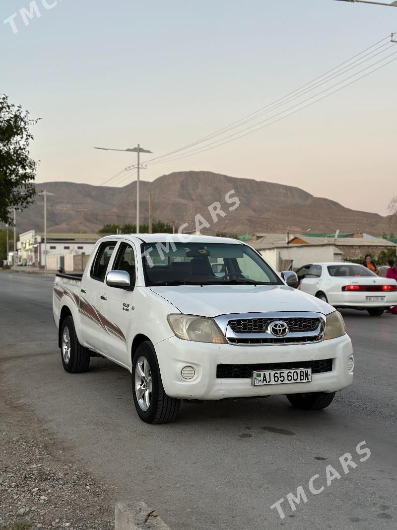 Toyota Hilux 2010 - 240 000 TMT - Balkanabat - img 2