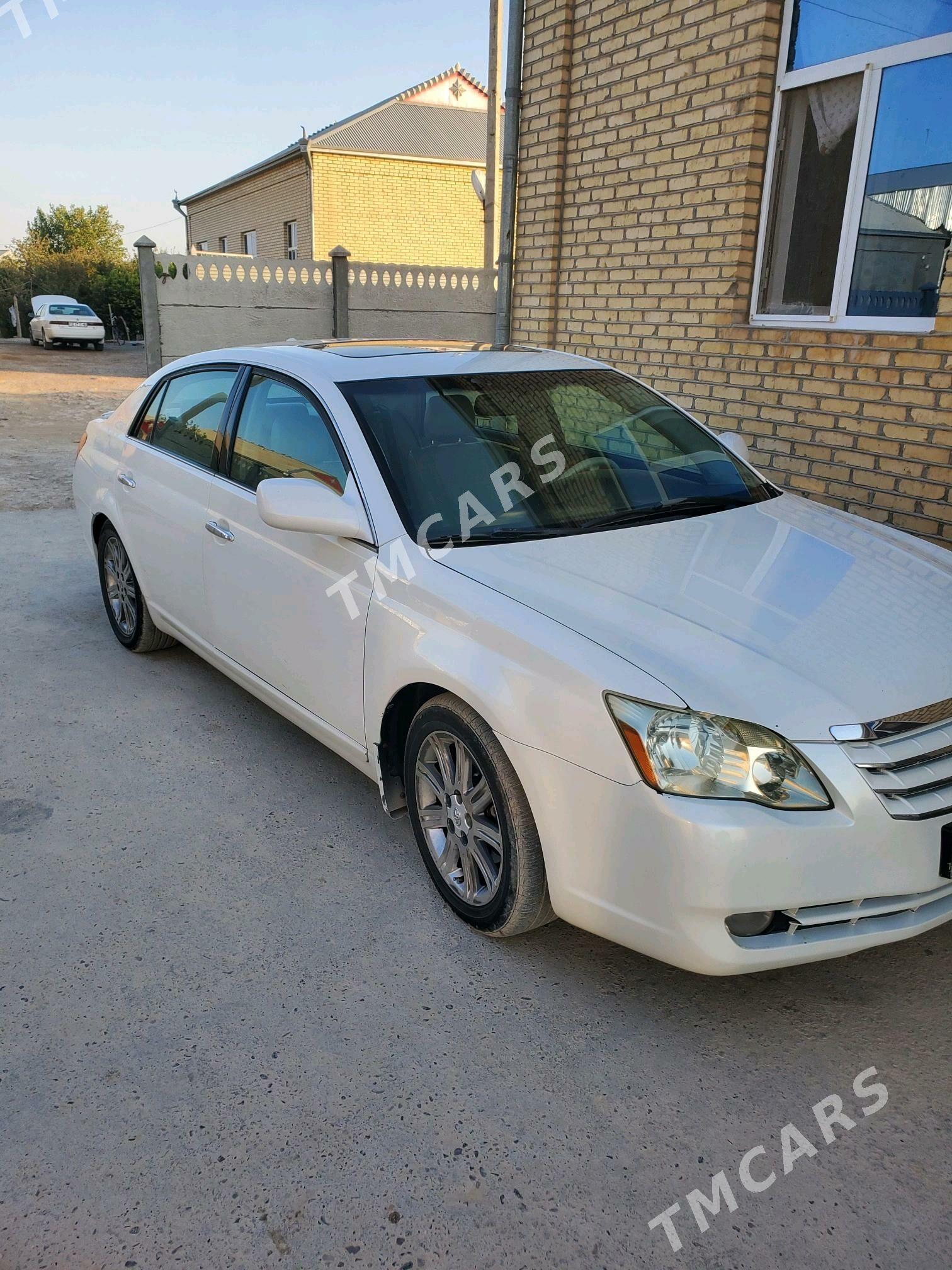 Toyota Avalon 2005 - 170 000 TMT - Mary - img 3