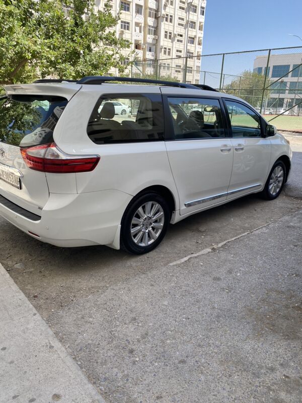 Toyota Sienna 2017 - 450 000 TMT - Мир 5 - img 6