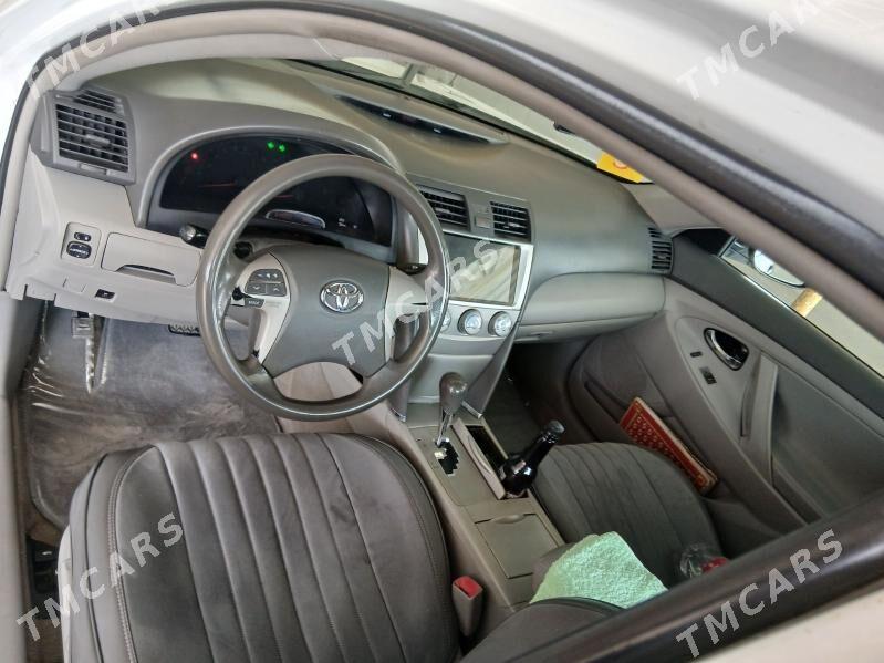 Toyota Camry 2010 - 178 000 TMT - Бедев - img 5