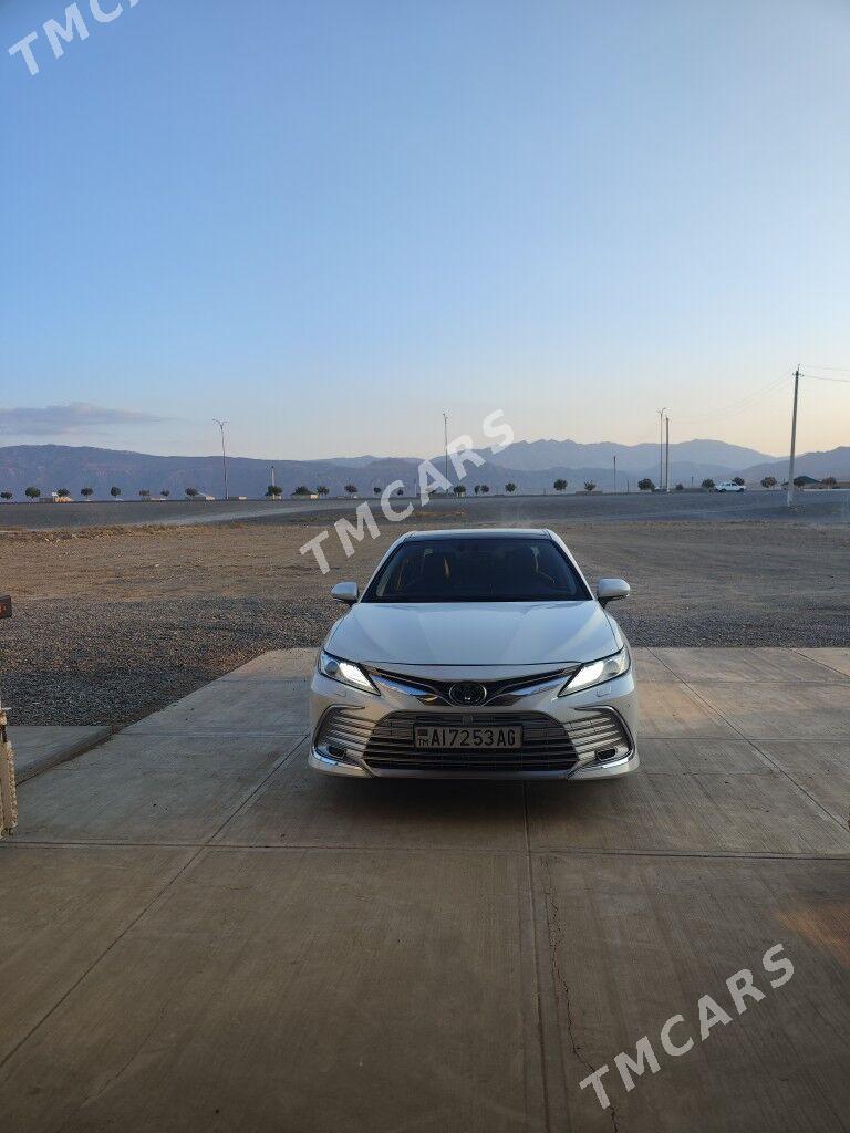 Toyota Camry 2022 - 550 000 TMT - Bäherden - img 2