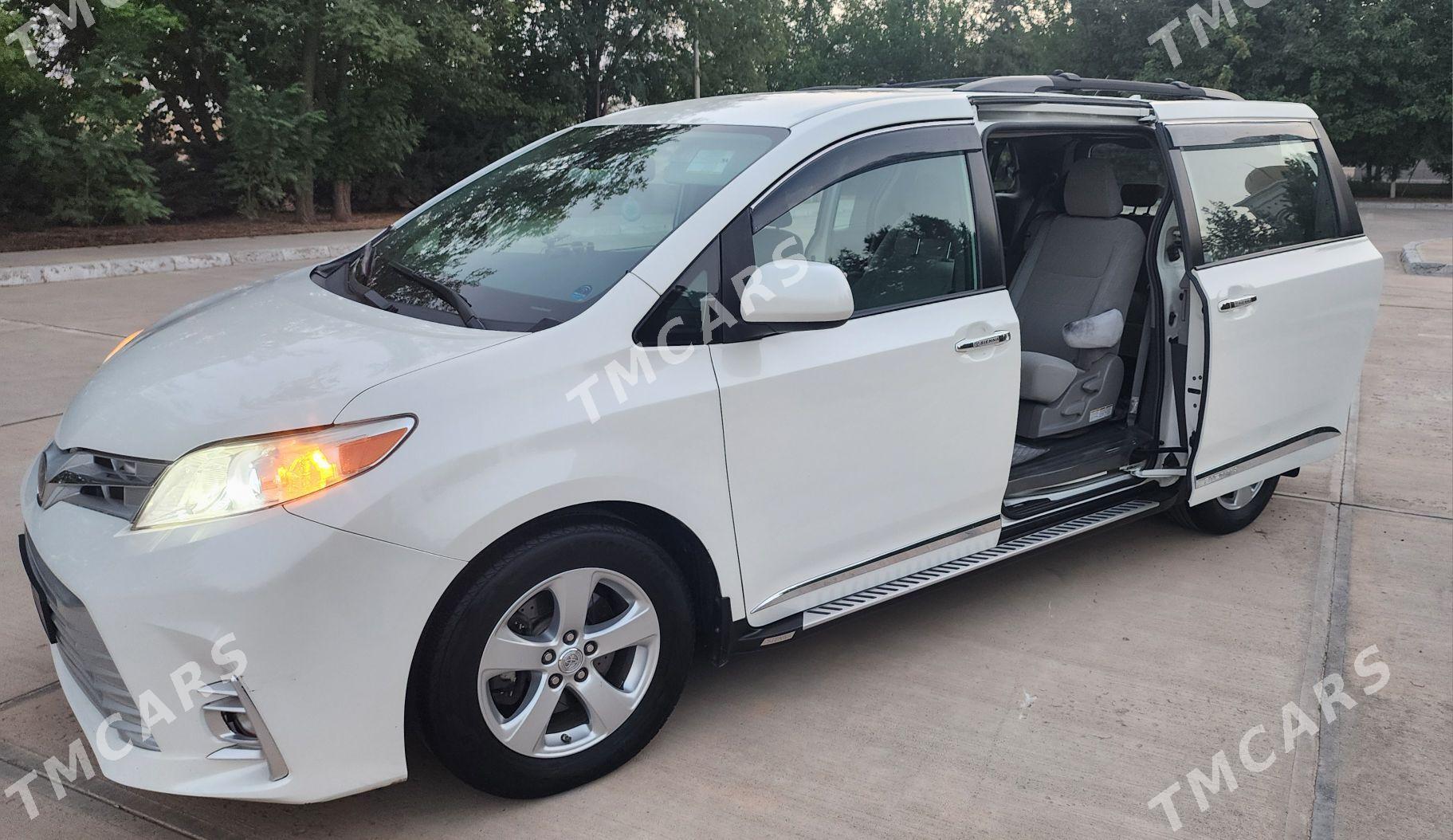 Toyota Sienna 2018 - 388 000 TMT - Aşgabat - img 8