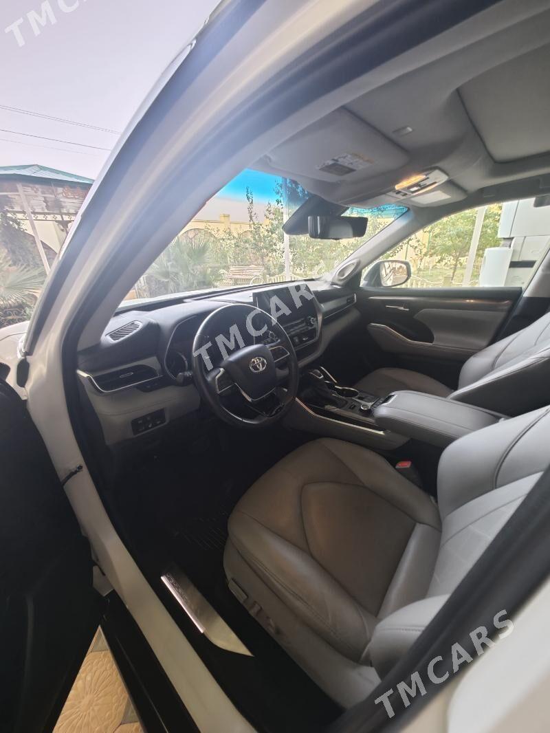 Toyota Highlander 2021 - 650 000 TMT - Bäherden - img 2