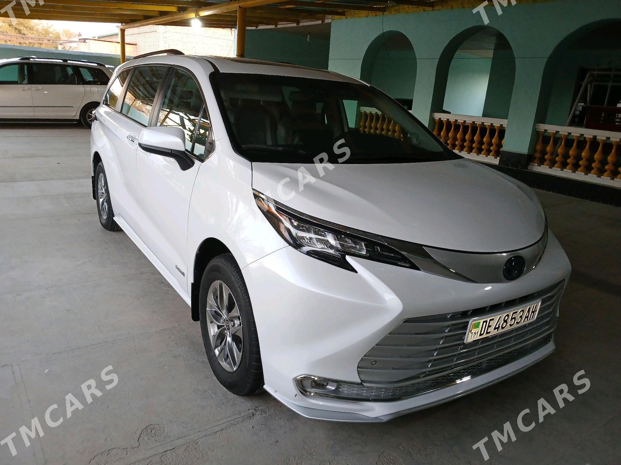 Toyota Sienna 2021 - 500 000 TMT - Кака - img 4