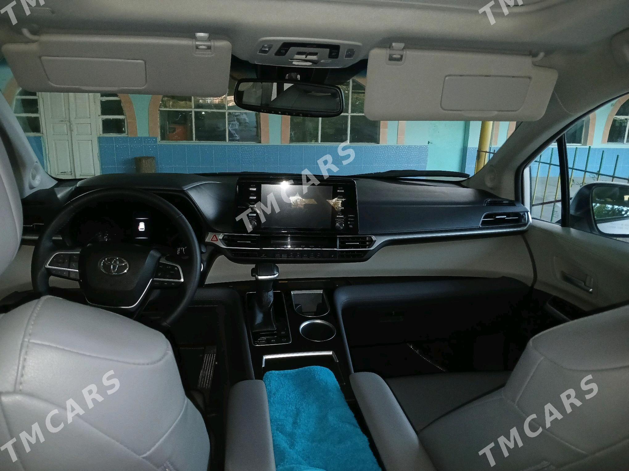 Toyota Sienna 2021 - 500 000 TMT - Кака - img 5
