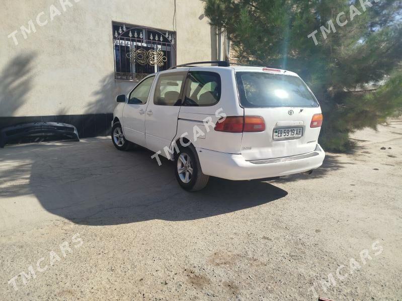 Toyota Sienna 1998 - 110 000 TMT - Теджен - img 2