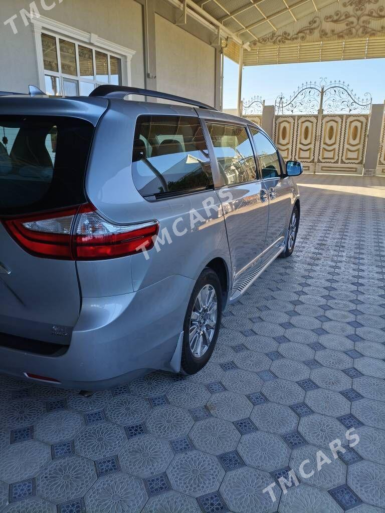 Toyota Sienna 2019 - 500 000 TMT - Baýramaly - img 7