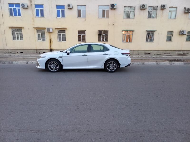 Toyota Camry 2021 - 320 000 TMT - Бузмеин - img 2