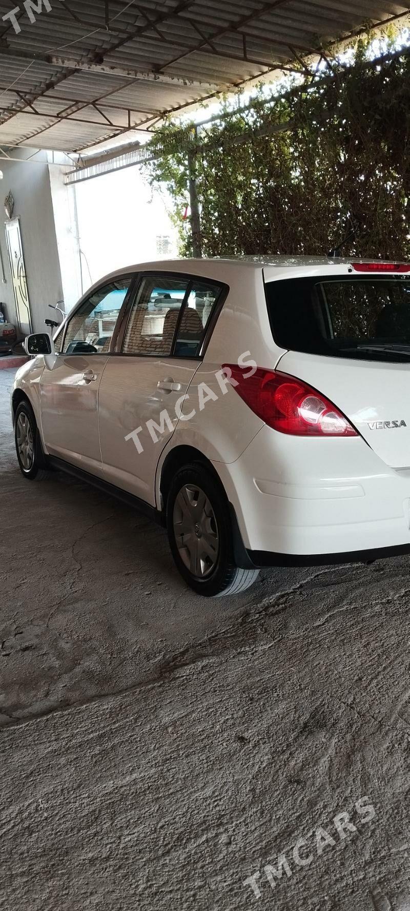 Nissan Versa 2011 - 128 000 TMT - Ашхабад - img 2