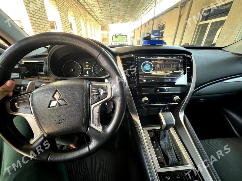Mitsubishi Montero Sport 2021 - 430 000 TMT - Saýat - img 9