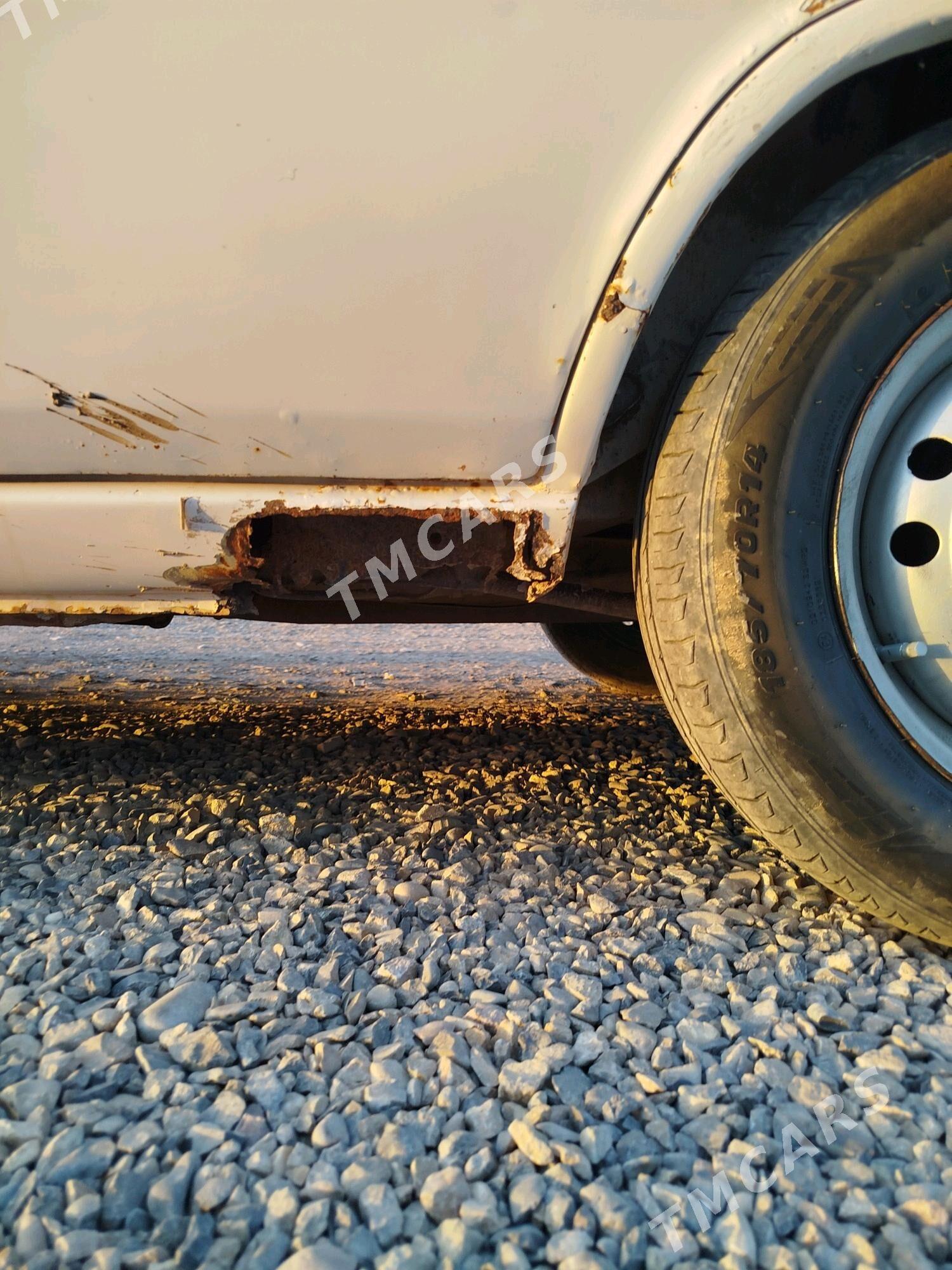 Toyota Corona 1985 - 18 000 TMT - Мары - img 9