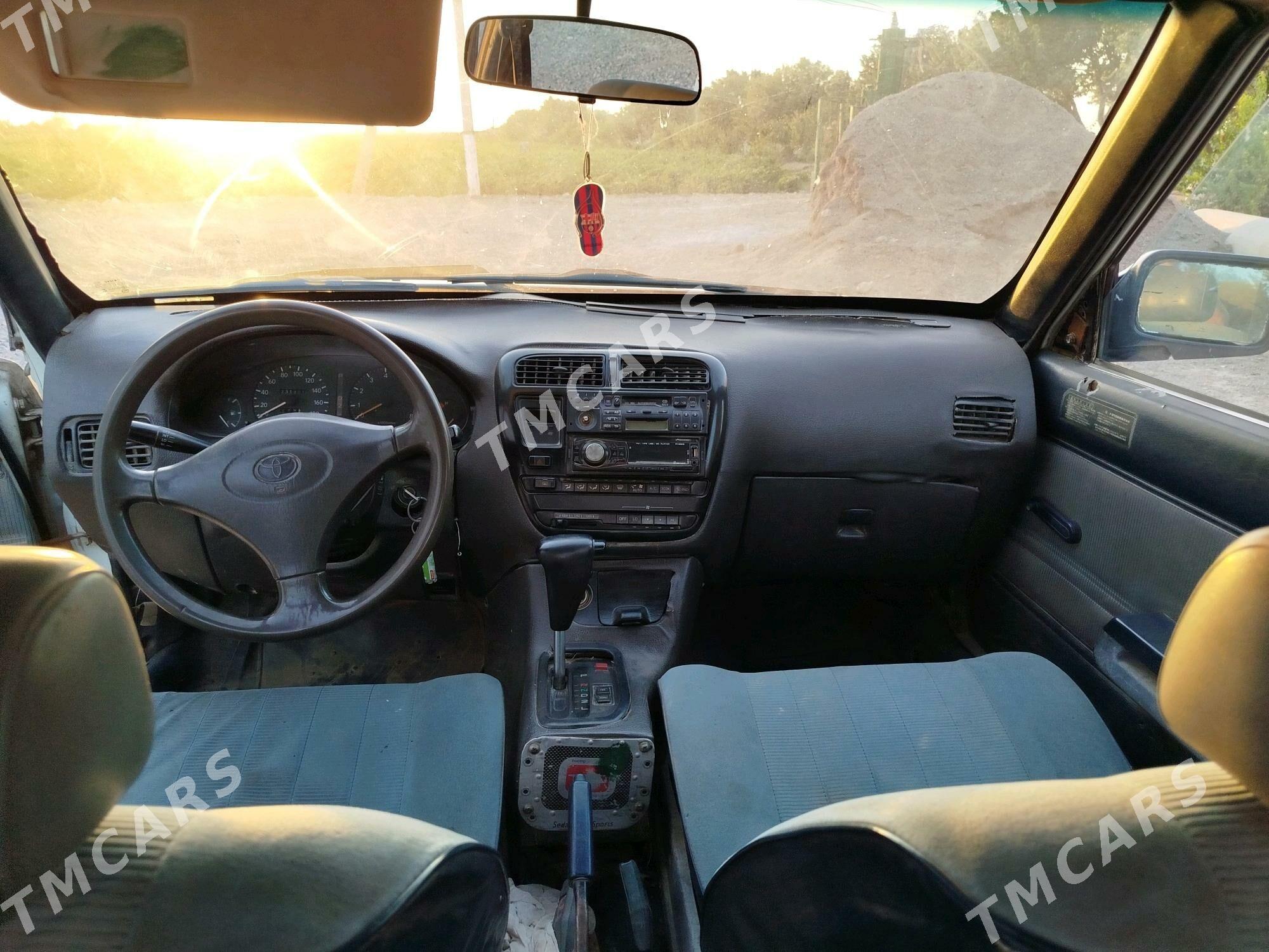 Toyota Corona 1985 - 18 000 TMT - Мары - img 8