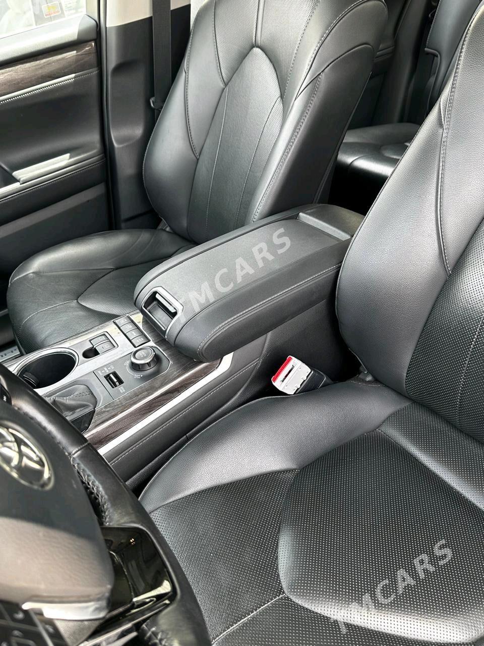 Toyota Highlander 2020 - 588 000 TMT - Ашхабад - img 2