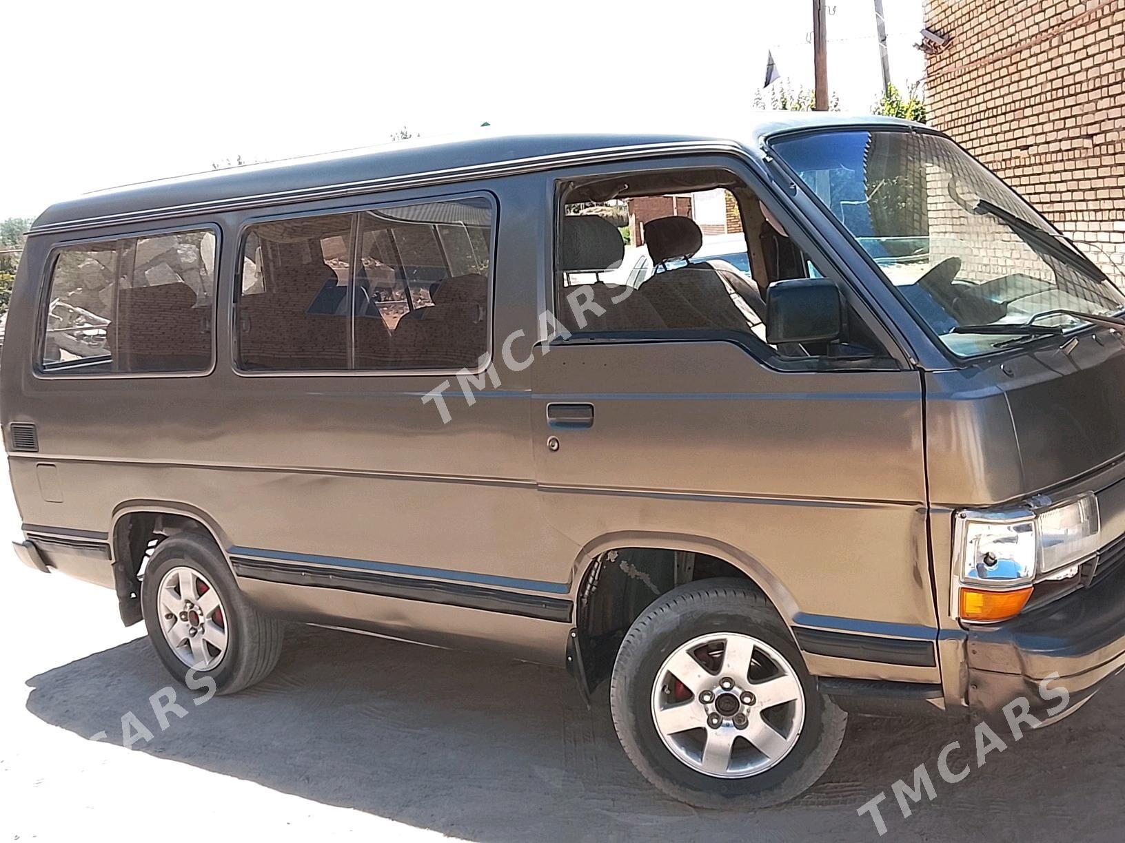Toyota Hiace 1989 - 41 000 TMT - Sakarçäge - img 3