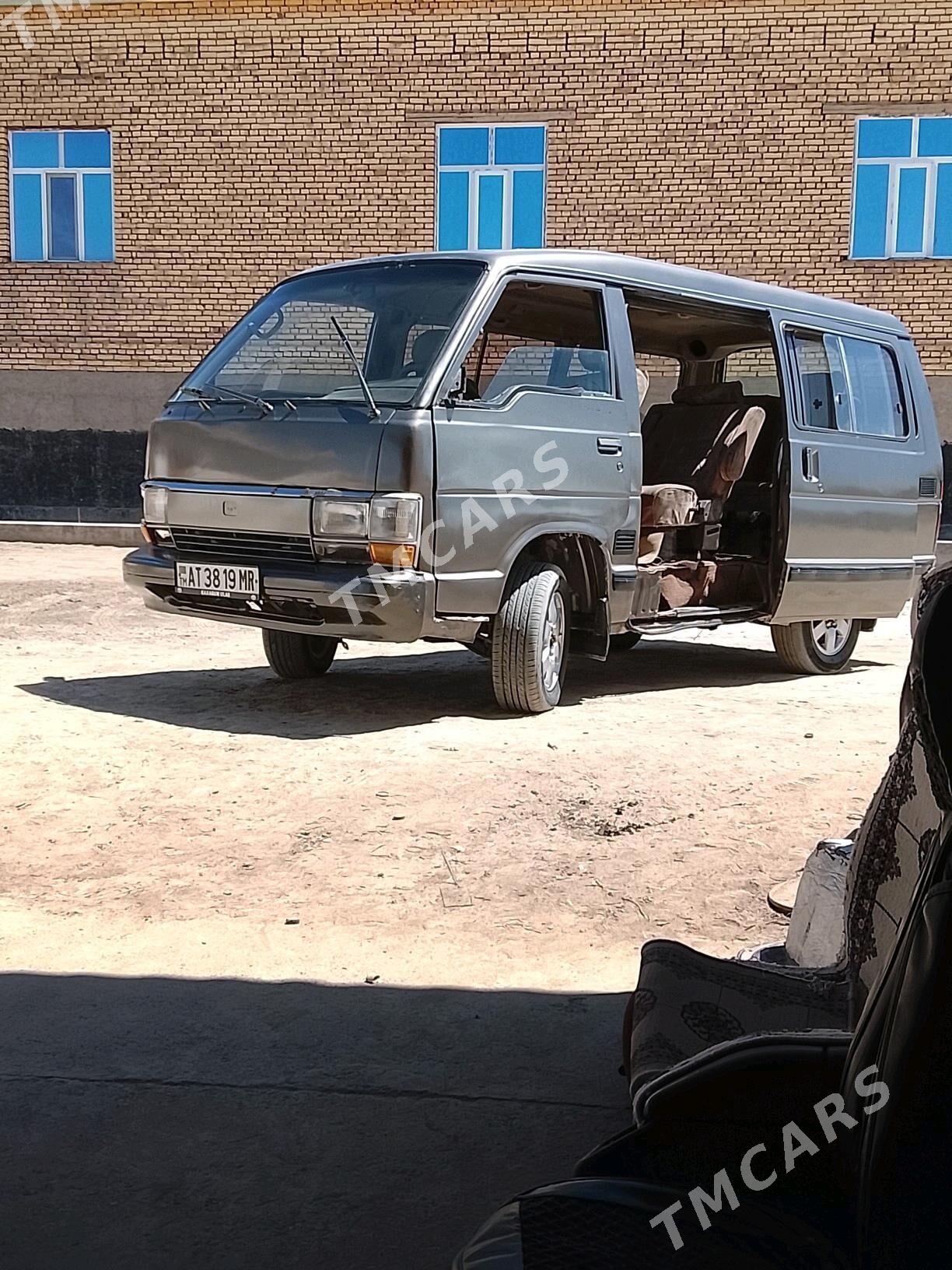 Toyota Hiace 1989 - 41 000 TMT - Sakarçäge - img 5