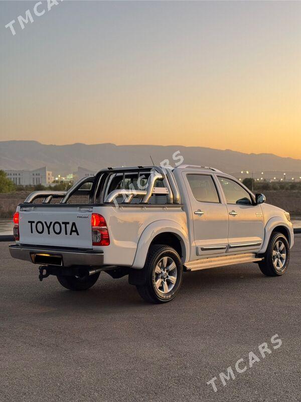Toyota Hilux 2015 - 419 000 TMT - Ашхабад - img 4