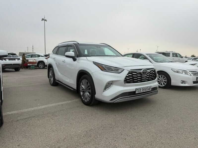 Toyota Highlander 2021 - 650 000 TMT - Aşgabat - img 4