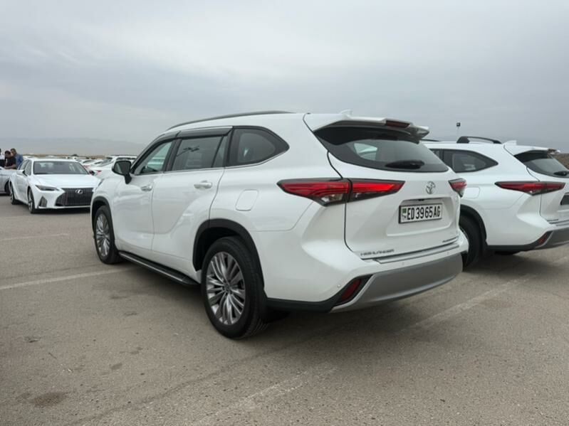 Toyota Highlander 2021 - 650 000 TMT - Aşgabat - img 8