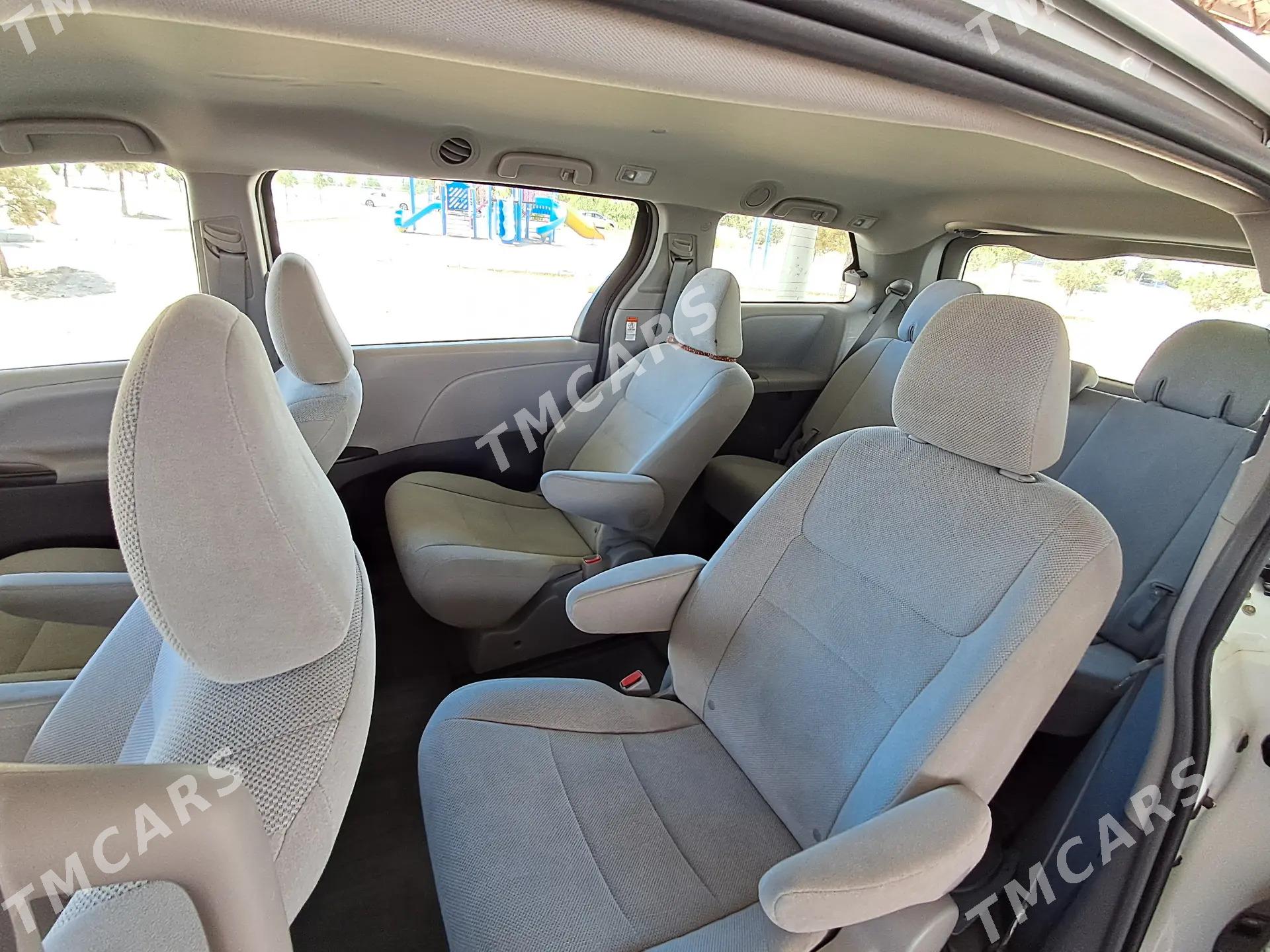 Toyota Sienna 2018 - 400 000 TMT - Parahat 8 - img 9