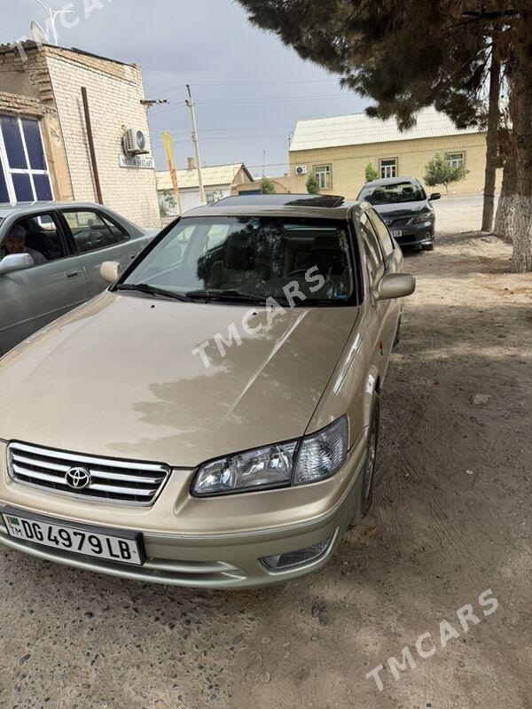 Toyota Camry 2001 - 160 000 TMT - Дянев - img 6