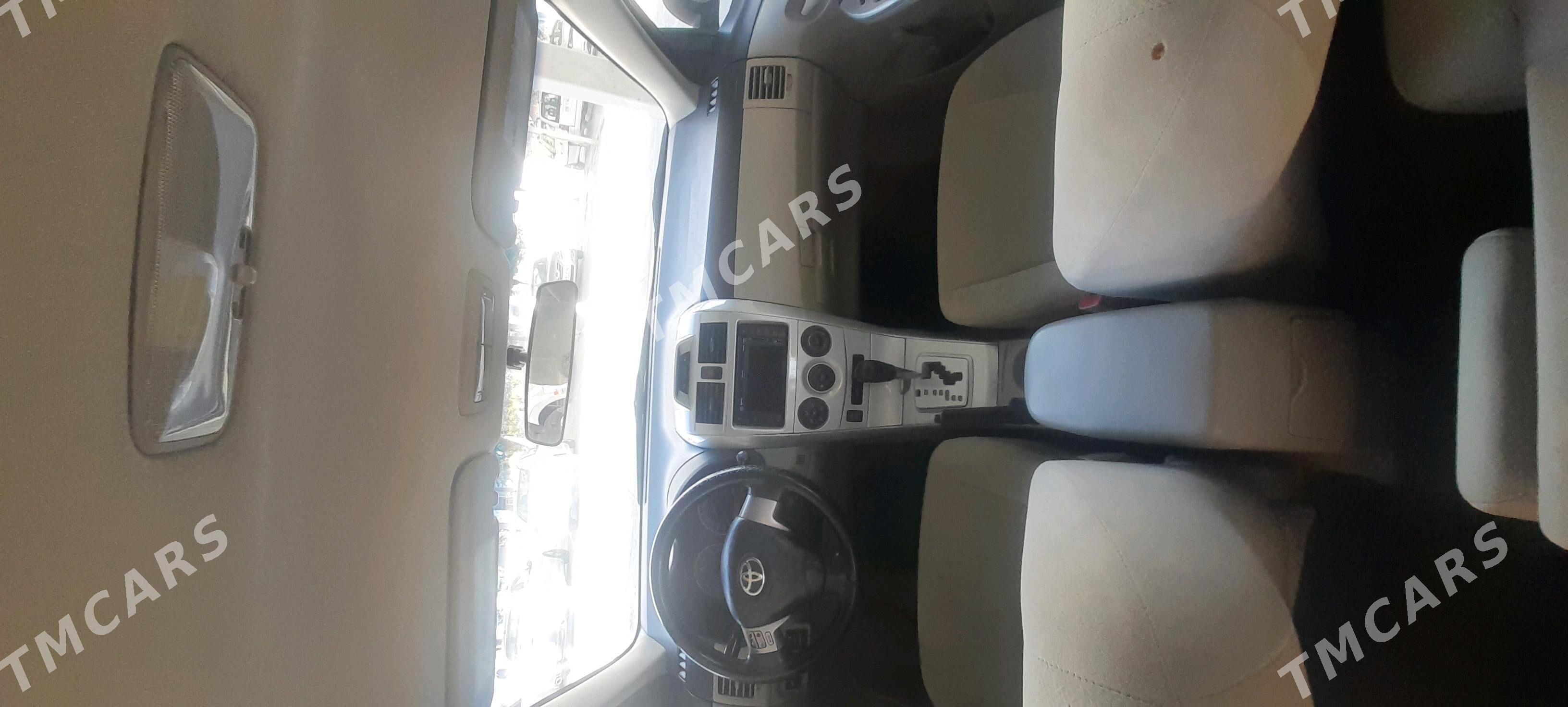 Toyota Corolla 2012 - 142 000 TMT - Кëши - img 9