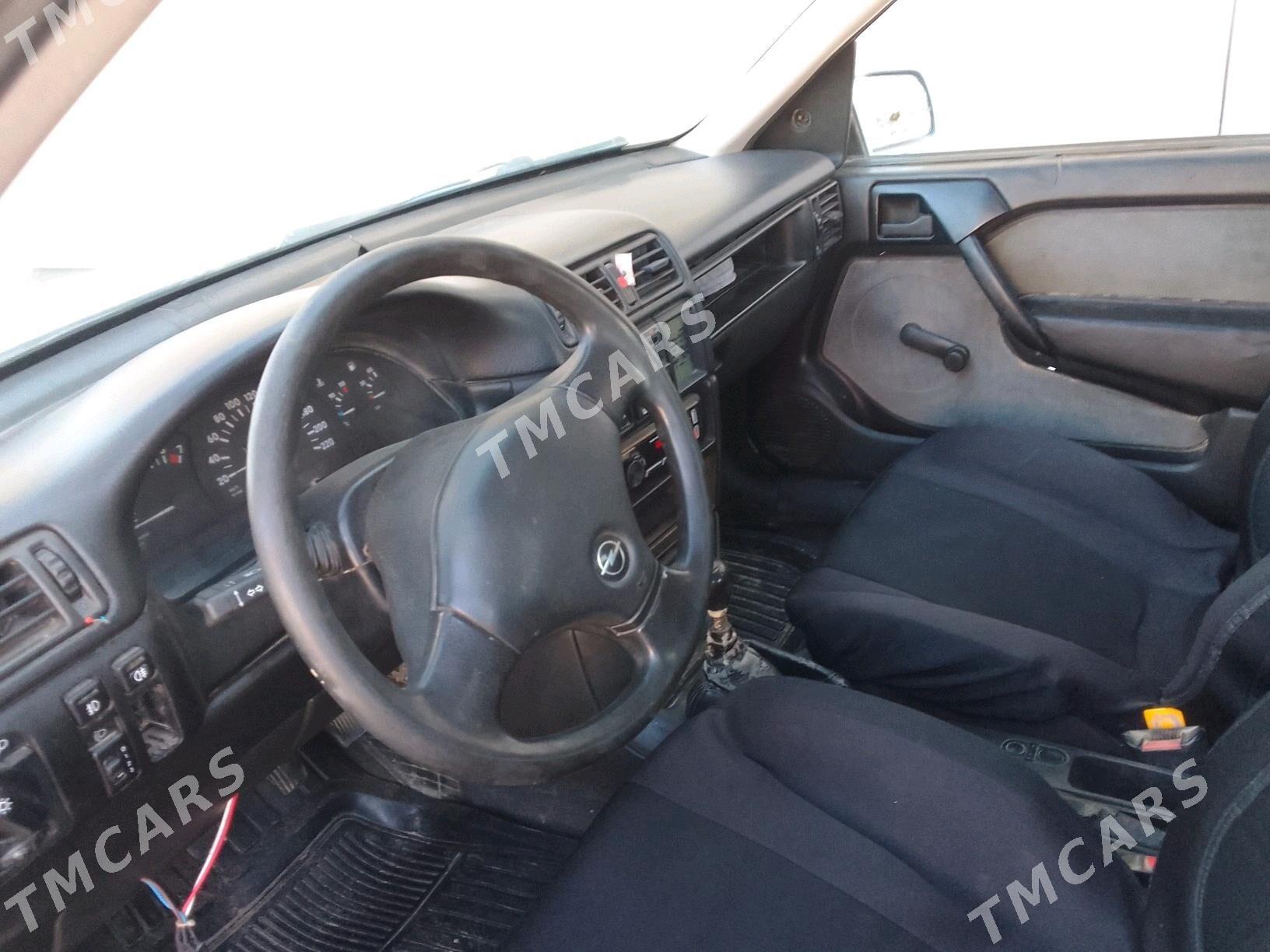 Opel Vectra 1993 - 40 000 TMT - Gubadag - img 3