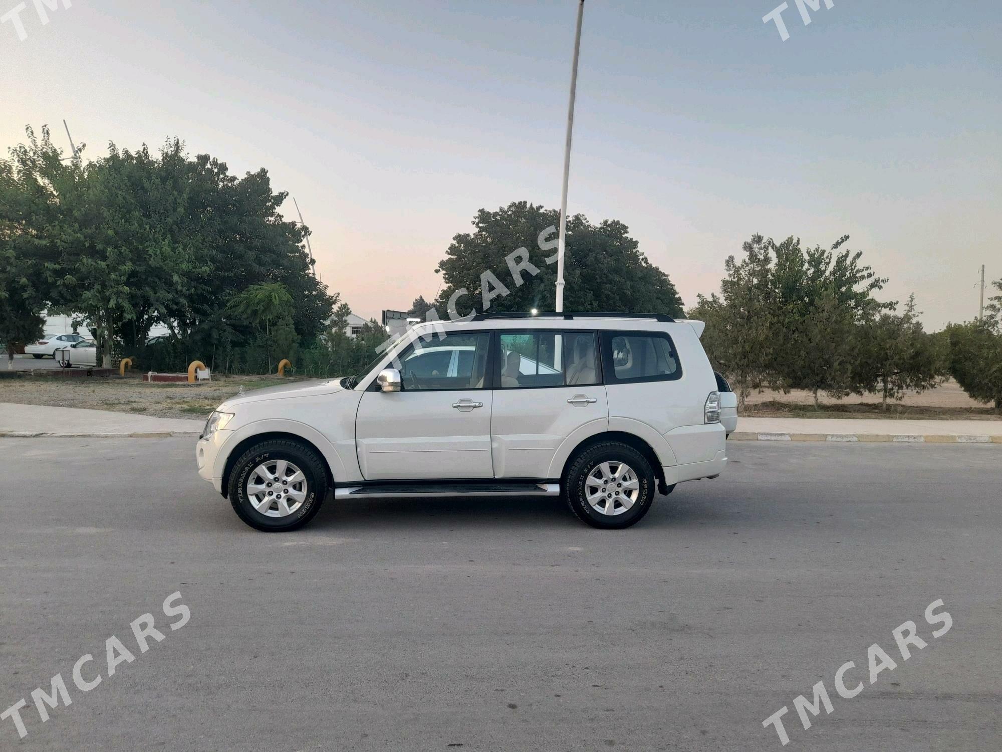 Mitsubishi Pajero 2014 - 250 000 TMT - Анев - img 3