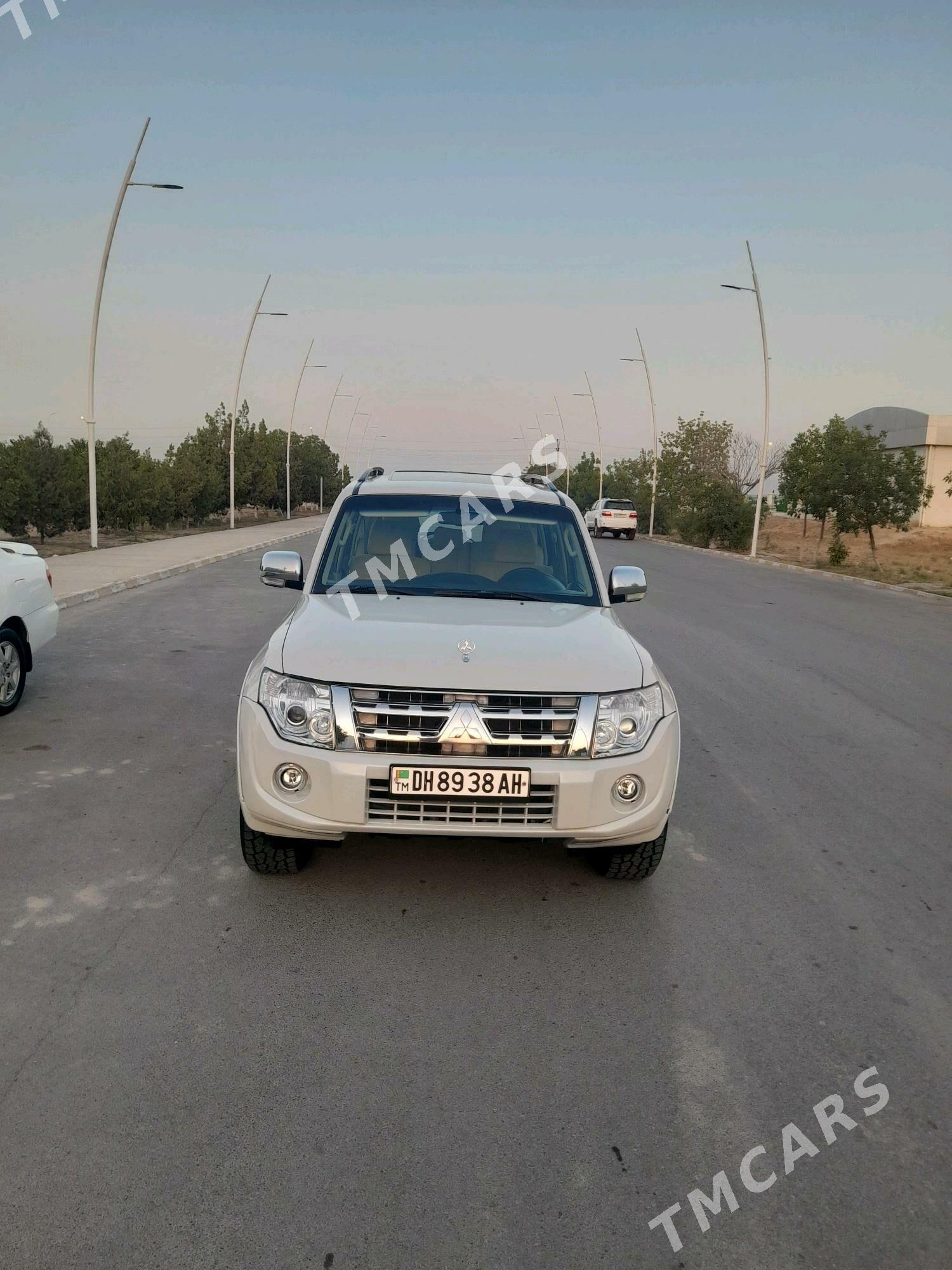 Mitsubishi Pajero 2014 - 250 000 TMT - Анев - img 4