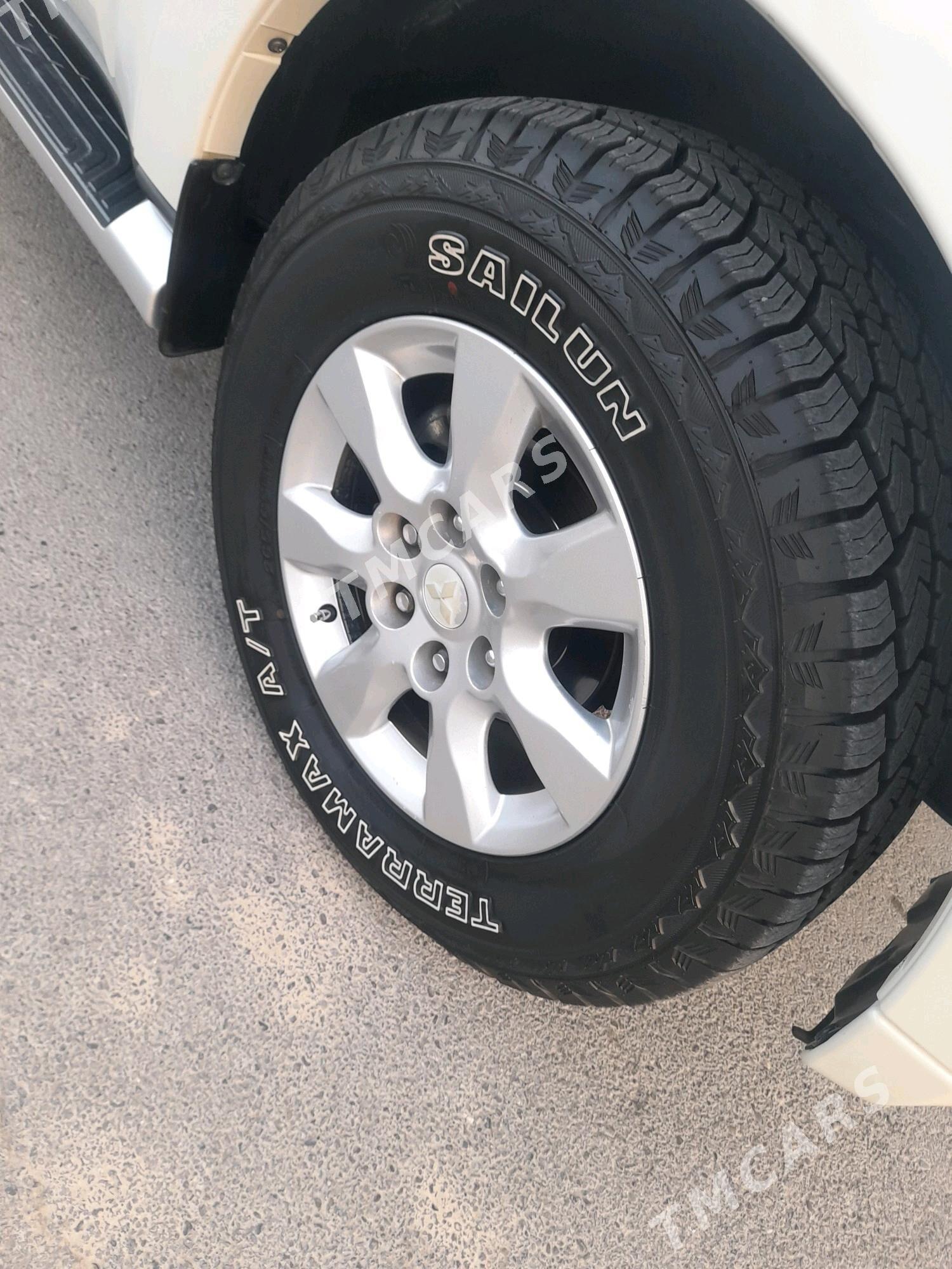 Mitsubishi Pajero 2014 - 250 000 TMT - Анев - img 6