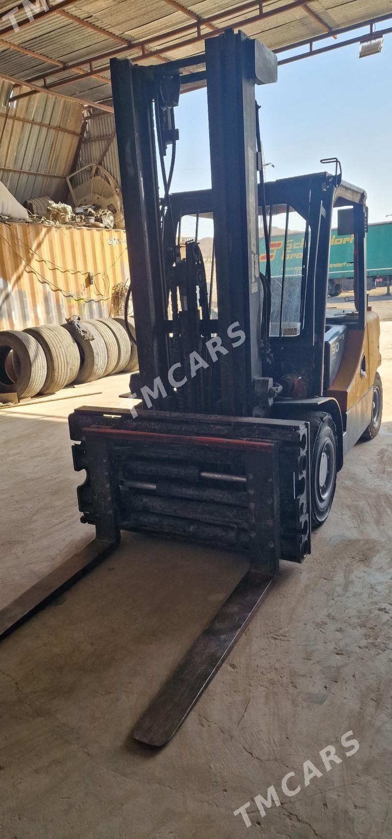 Kara Forklift 2007 - 125 000 TMT - Туркменбаши - img 4