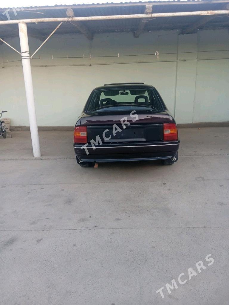 Opel Vectra 1991 - 26 000 TMT - Мары - img 3