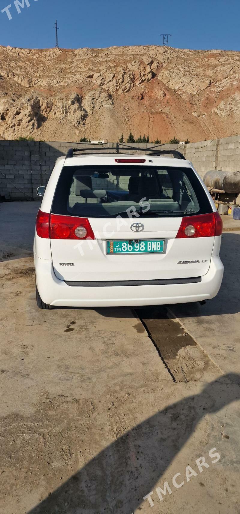 Toyota Sienna 2009 - 225 000 TMT - Türkmenbaşy - img 3