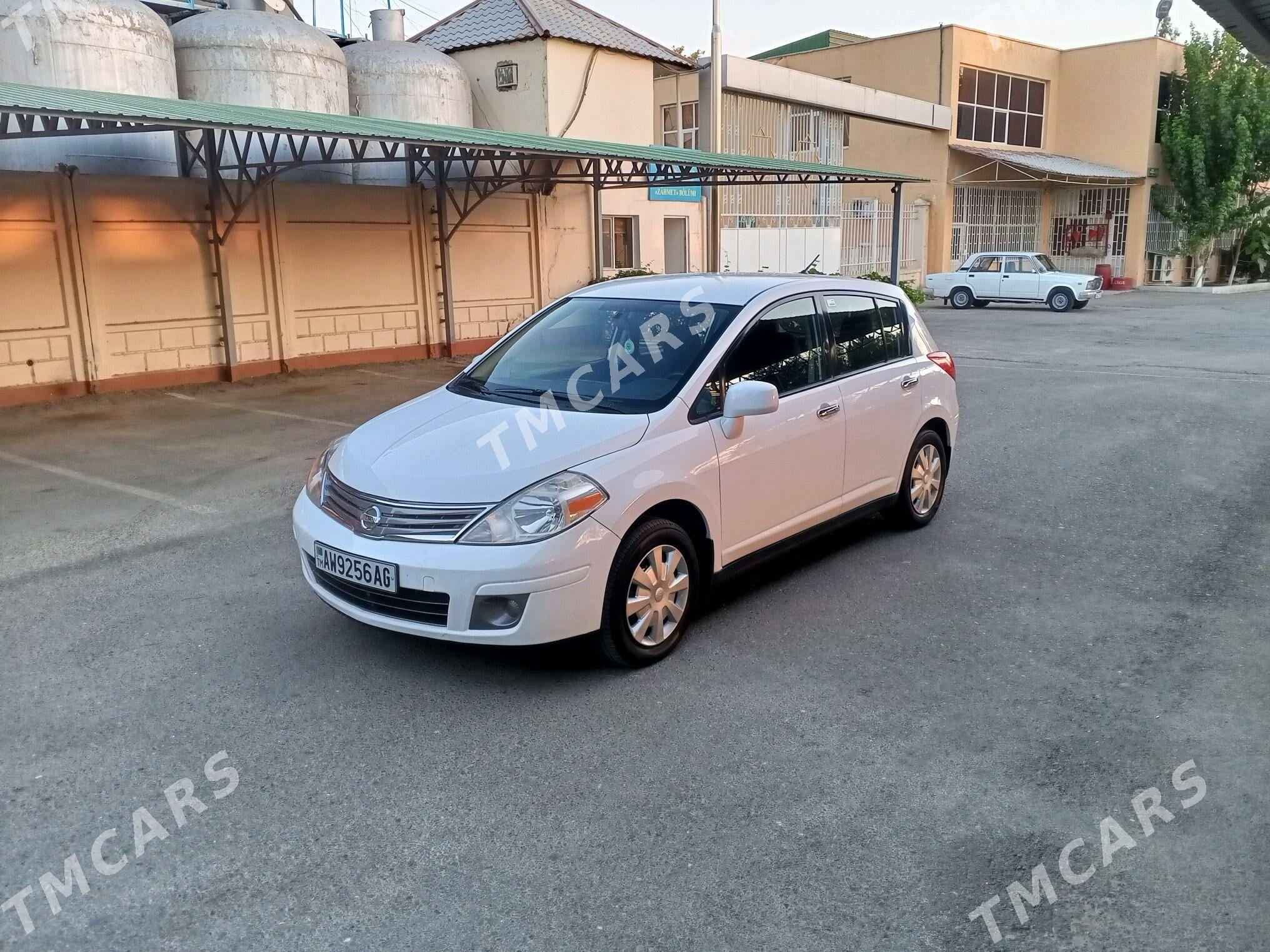 Nissan Versa 2010 - 129 000 TMT - Ашхабад - img 1