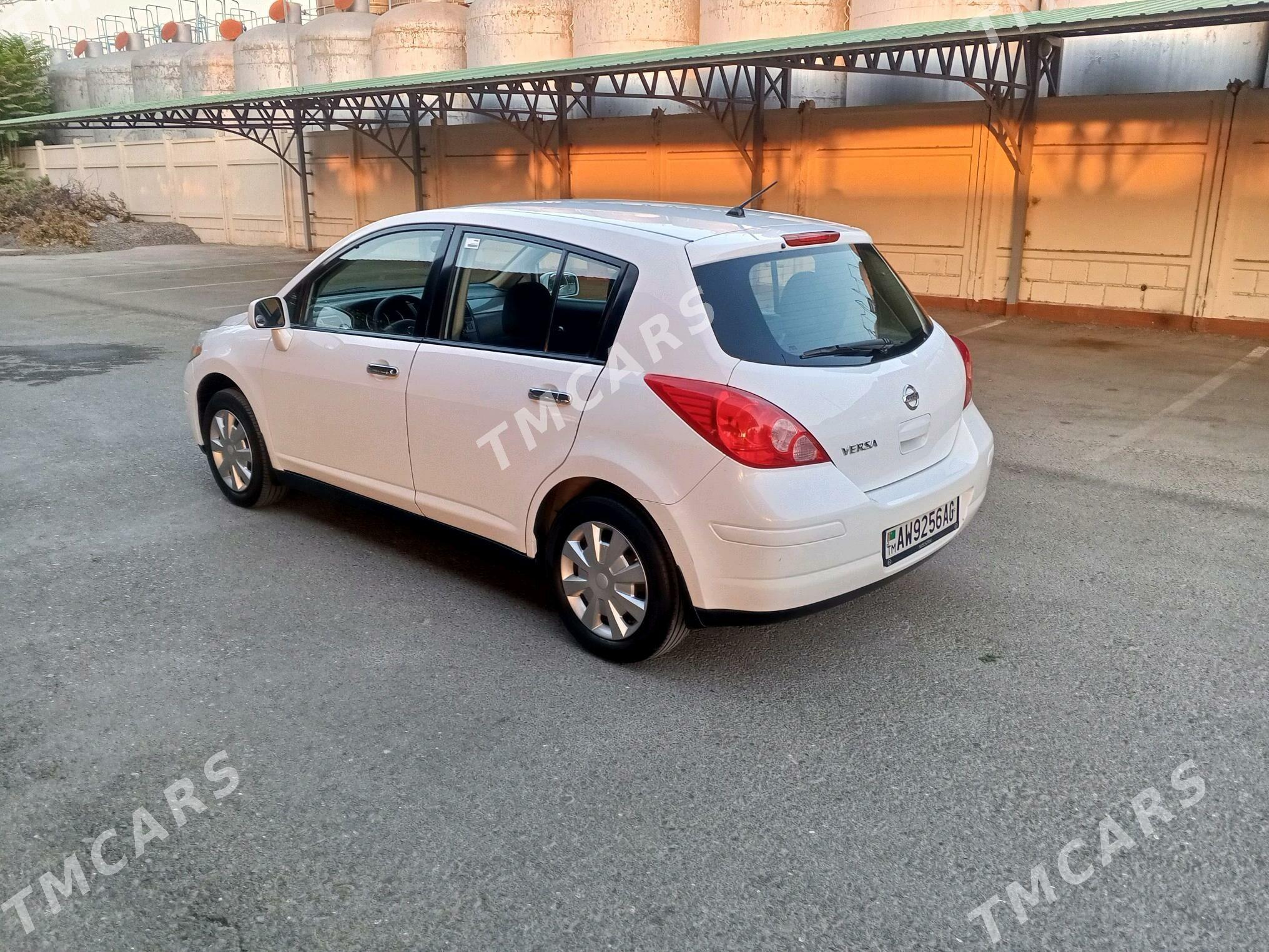 Nissan Versa 2010 - 129 000 TMT - Ашхабад - img 3