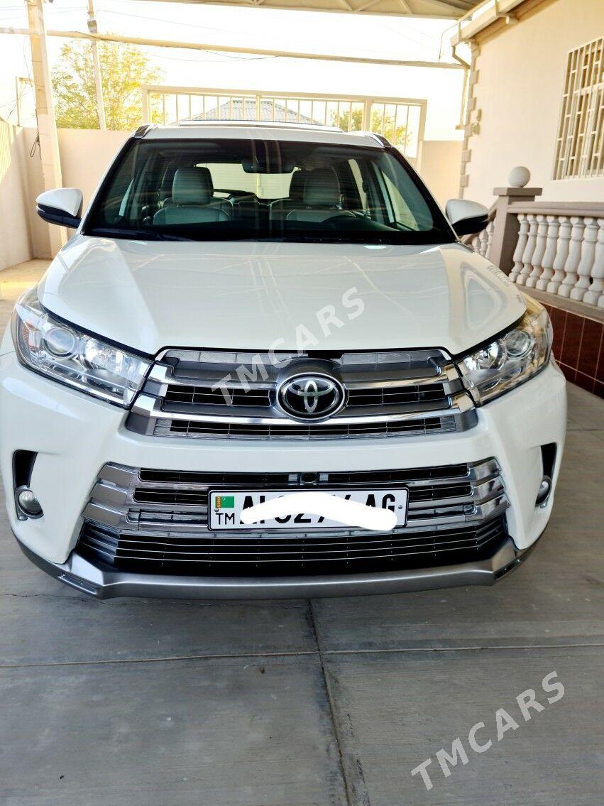 Toyota Highlander 2019 - 430 000 TMT - Кëши - img 4