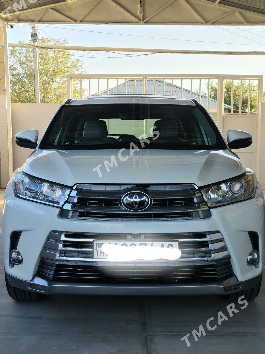 Toyota Highlander 2019 - 430 000 TMT - Кëши - img 3