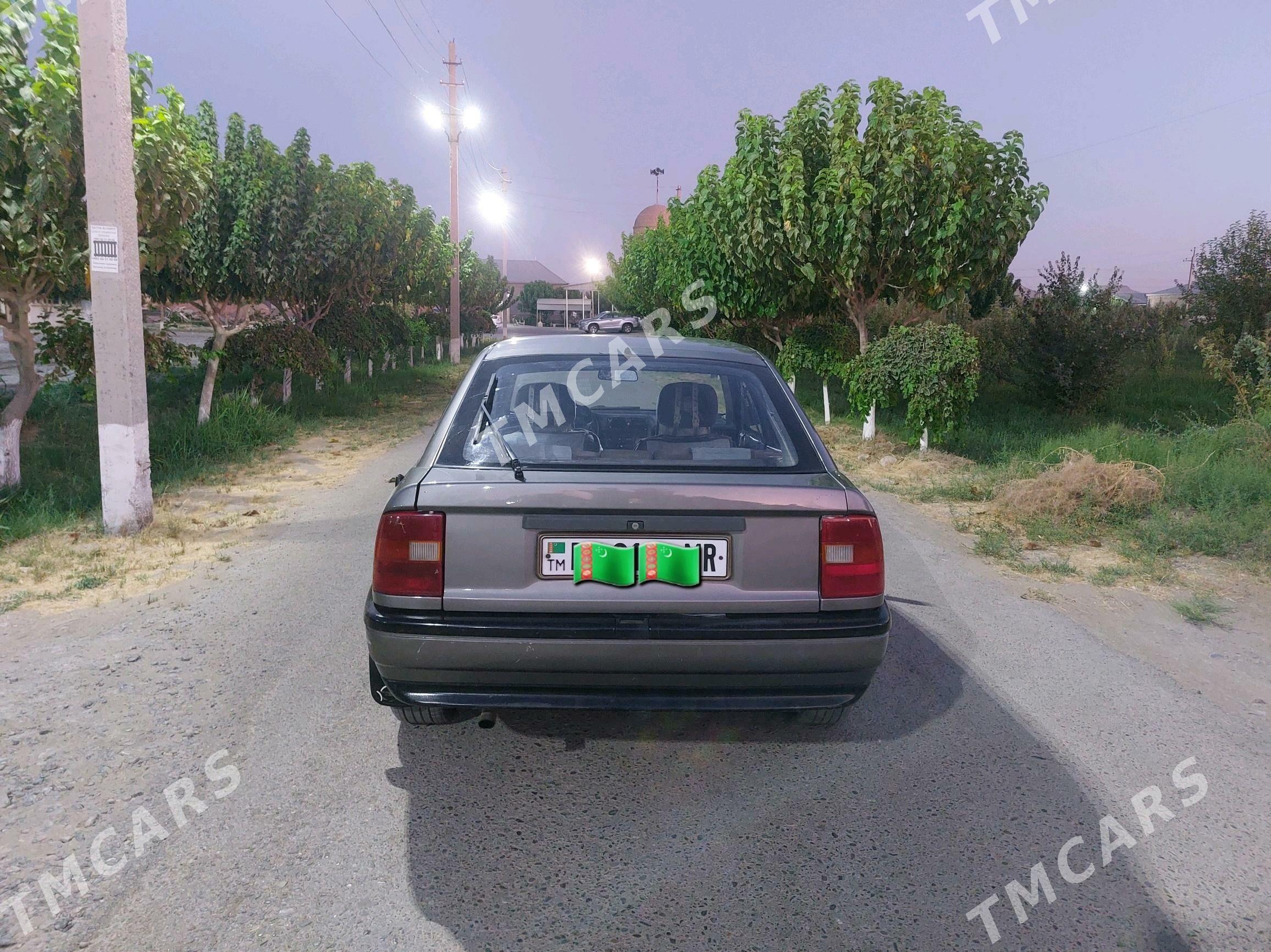 Opel Vectra 1989 - 44 000 TMT - Мары - img 2