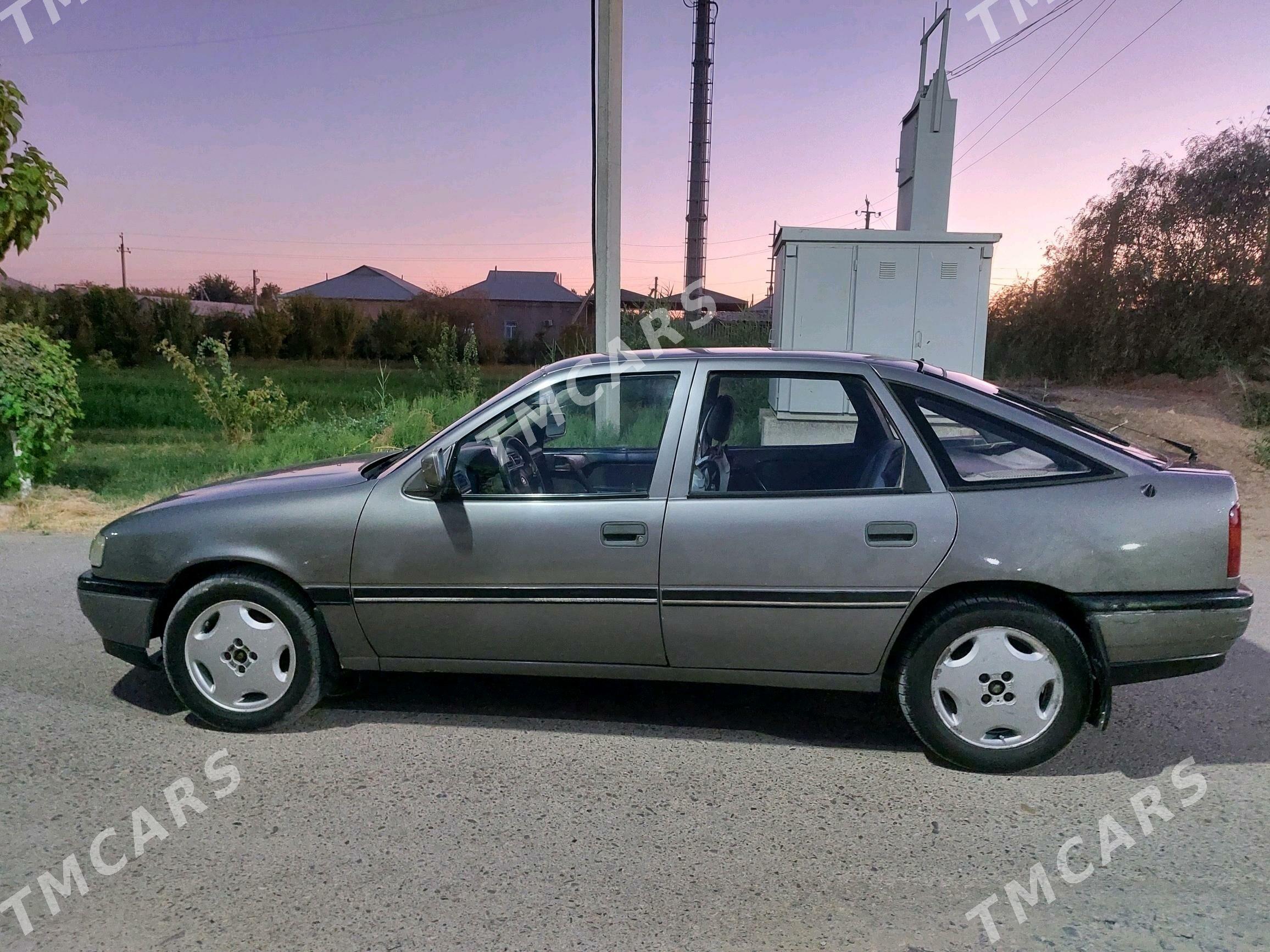 Opel Vectra 1989 - 44 000 TMT - Мары - img 3